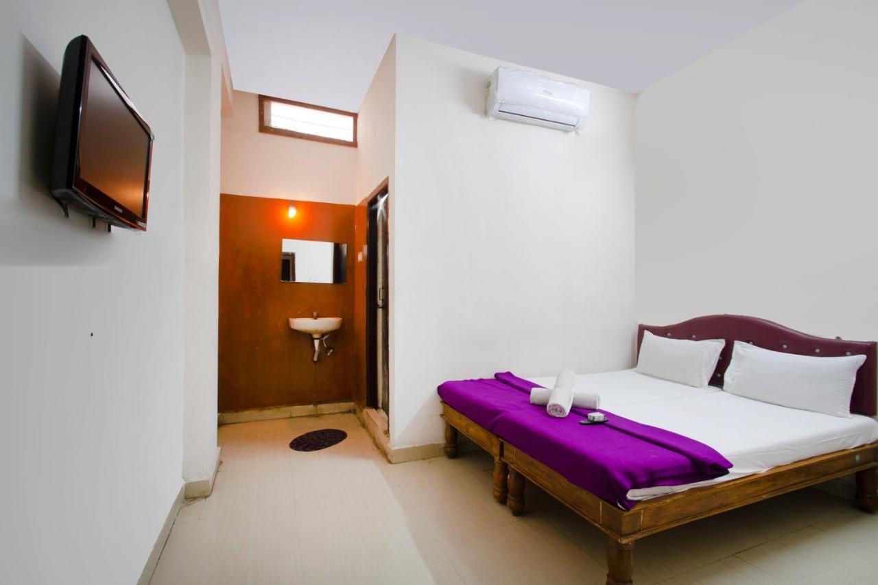 Hotel Sri Sai Balaji Hyderabad Exterior photo