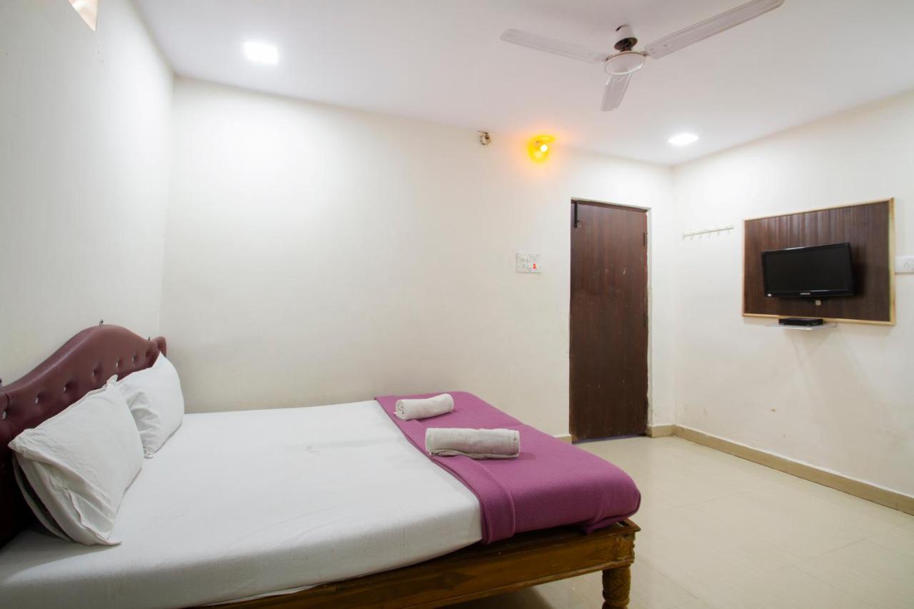 Hotel Sri Sai Balaji Hyderabad Exterior photo
